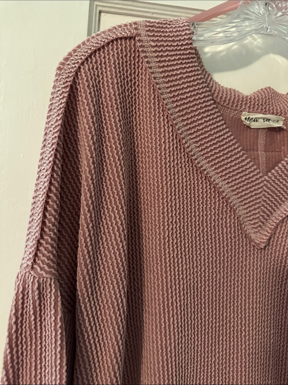 New In Boho Waffle Knit V-Neck Lantern Sleeve Sweater - Mauve, Size S - Picture 5 of 13